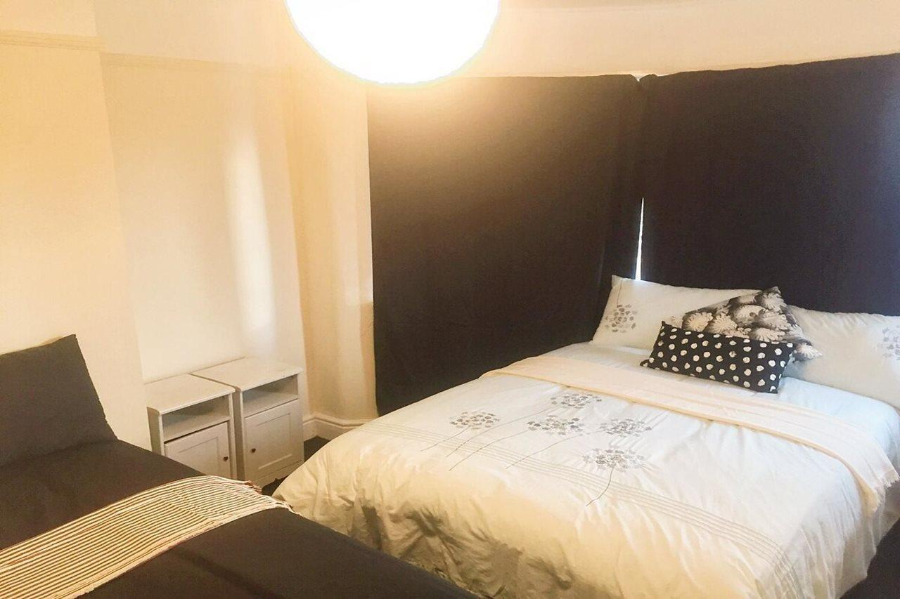 North London Cottage Екстериор снимка