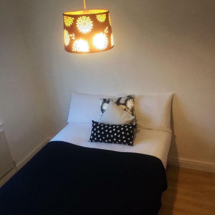 North London Cottage Екстериор снимка