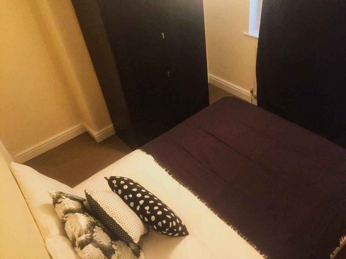 North London Cottage Екстериор снимка