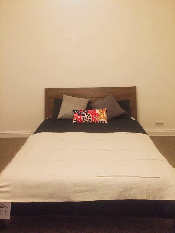 North London Cottage Екстериор снимка