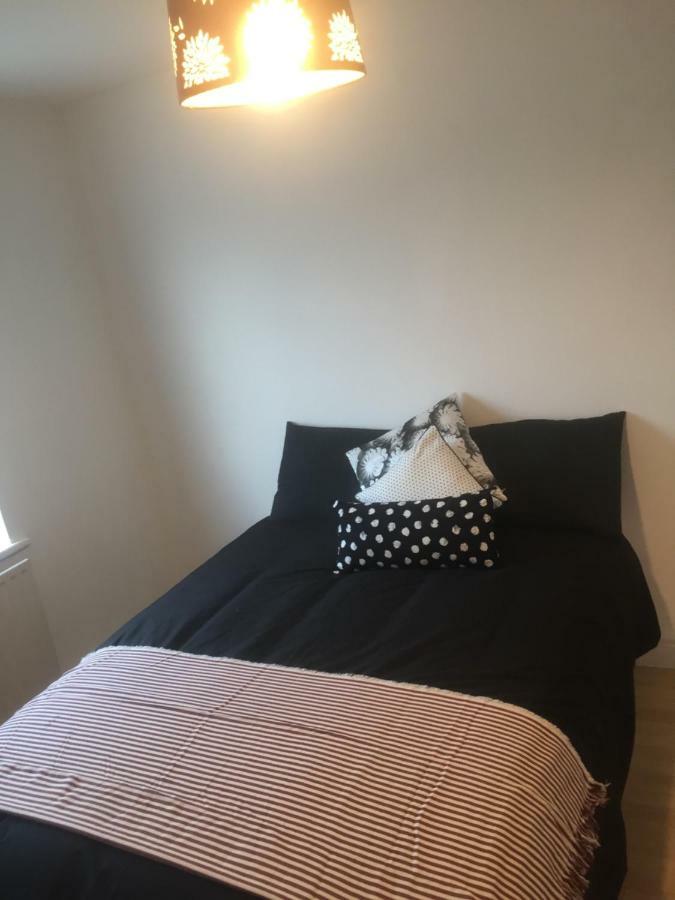 North London Cottage Екстериор снимка