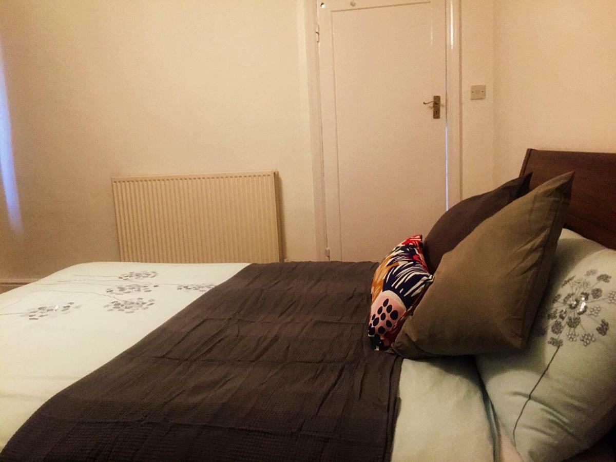 North London Cottage Екстериор снимка