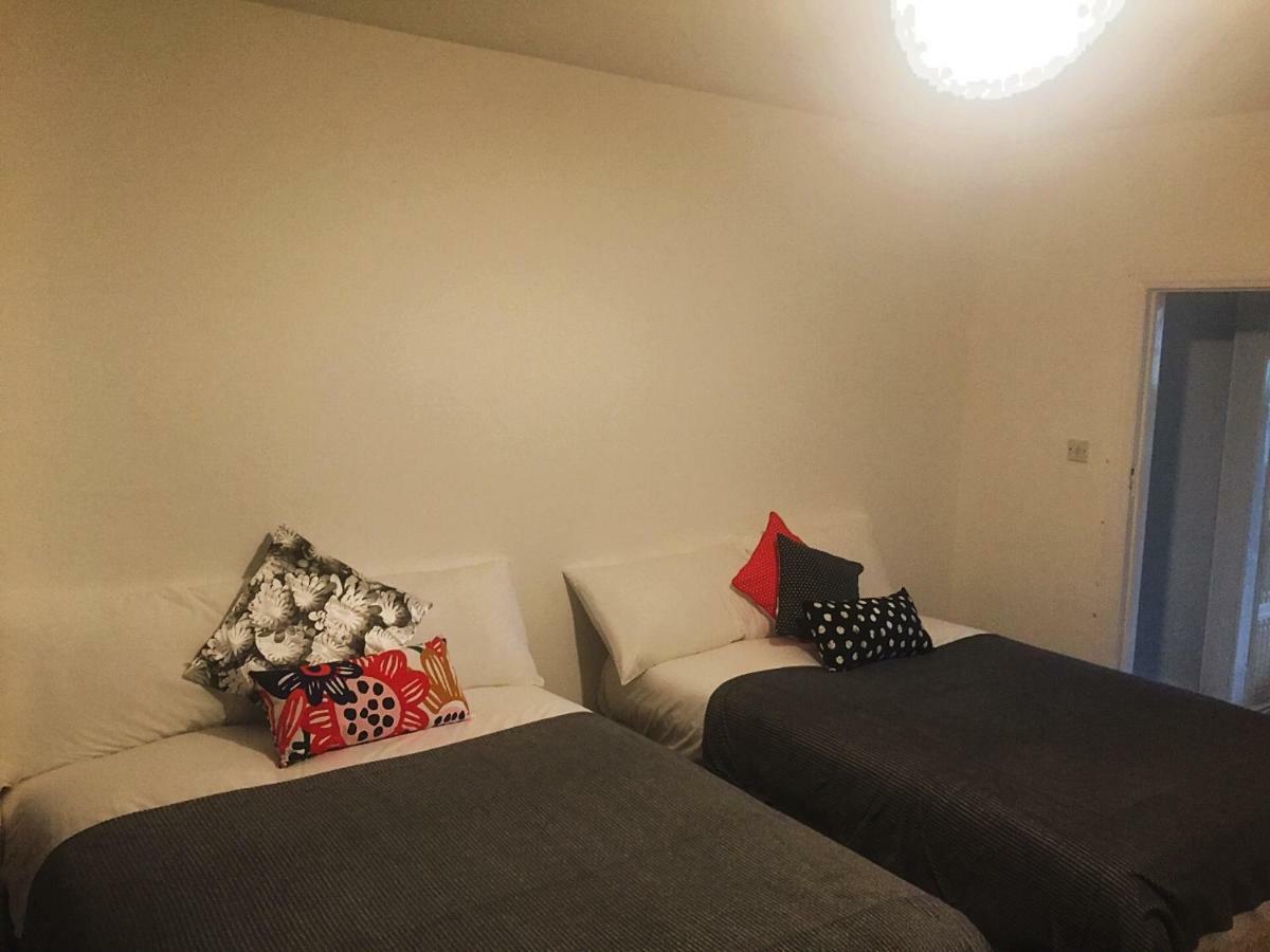 North London Cottage Екстериор снимка