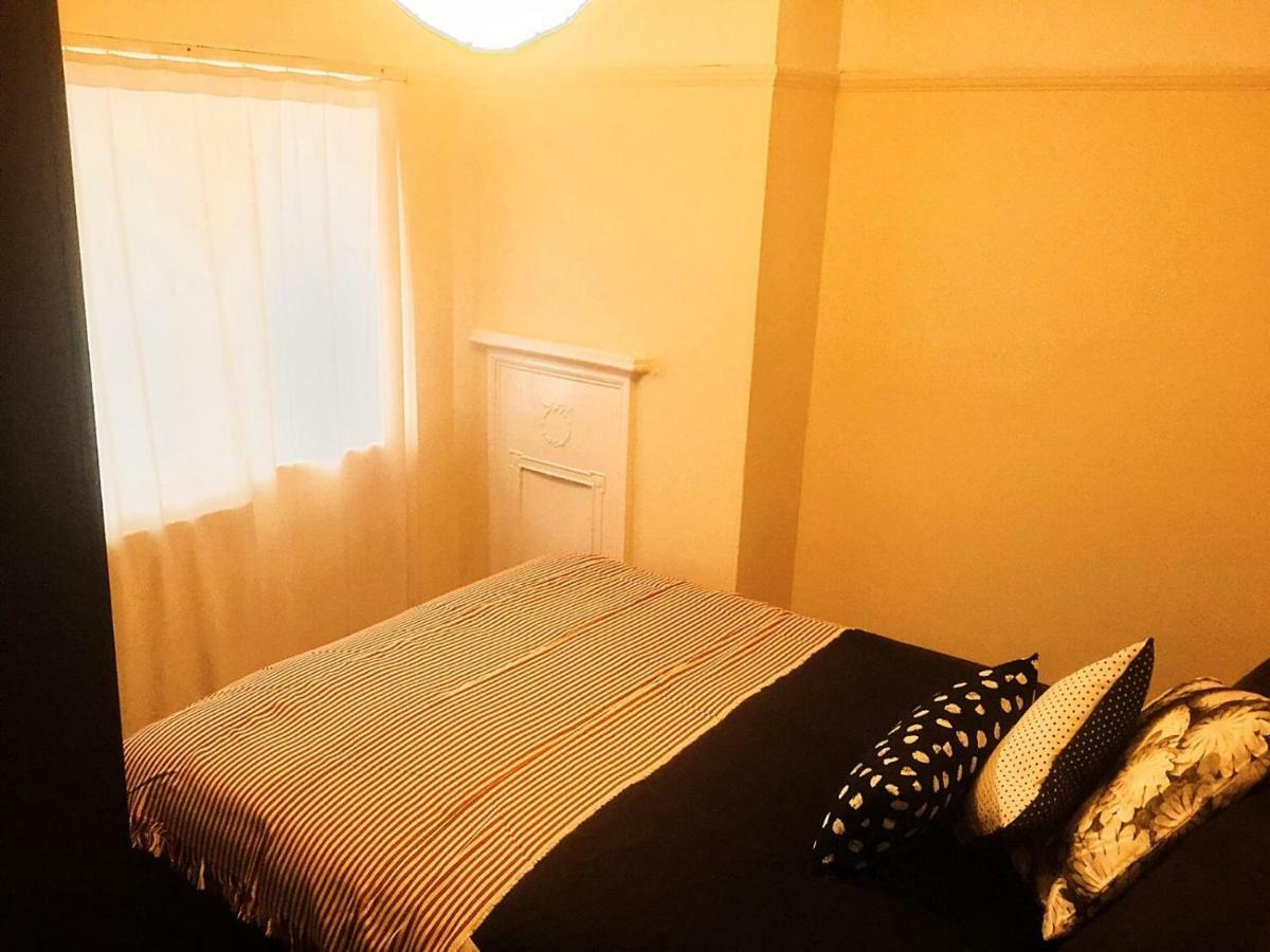 North London Cottage Екстериор снимка