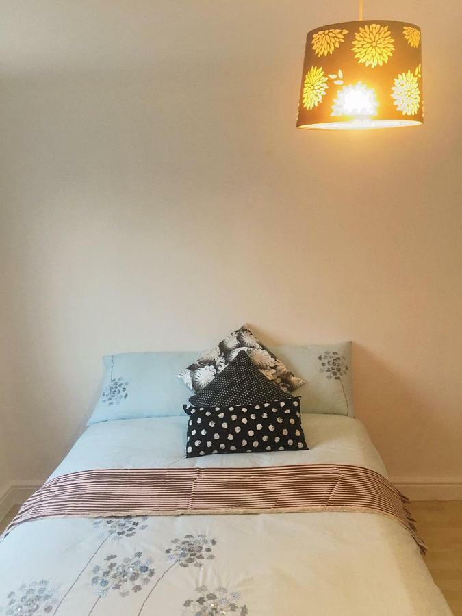 North London Cottage Екстериор снимка